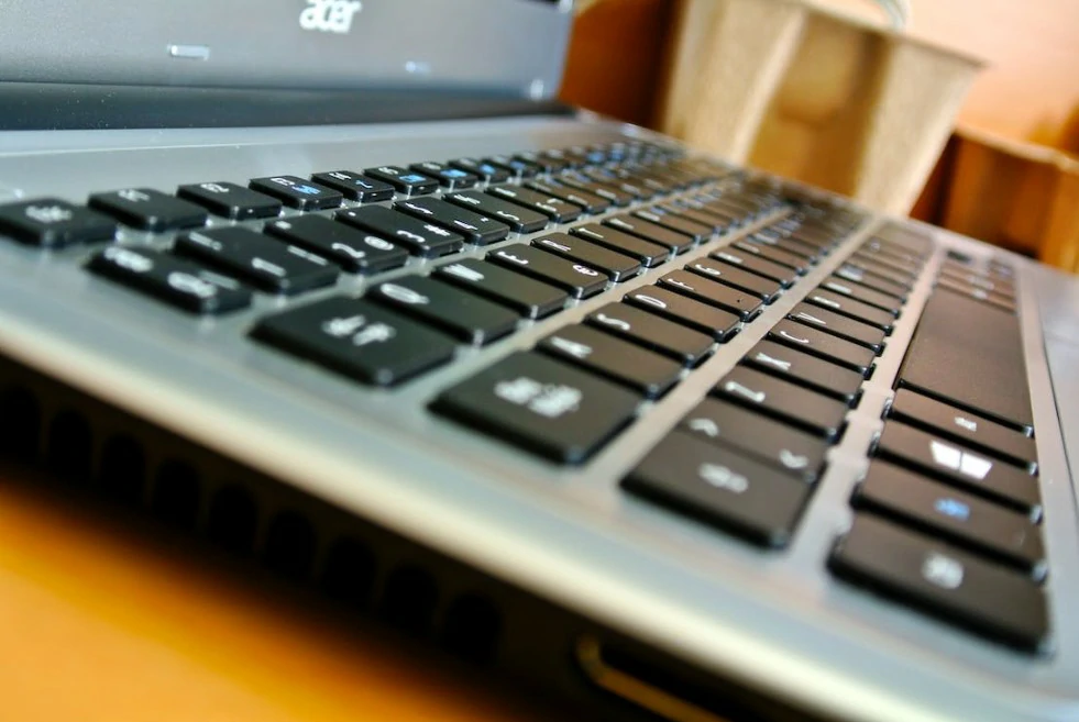 Rekomendasi Laptop Bekas Acer Core i5 Terbaik www.tritop.co.id