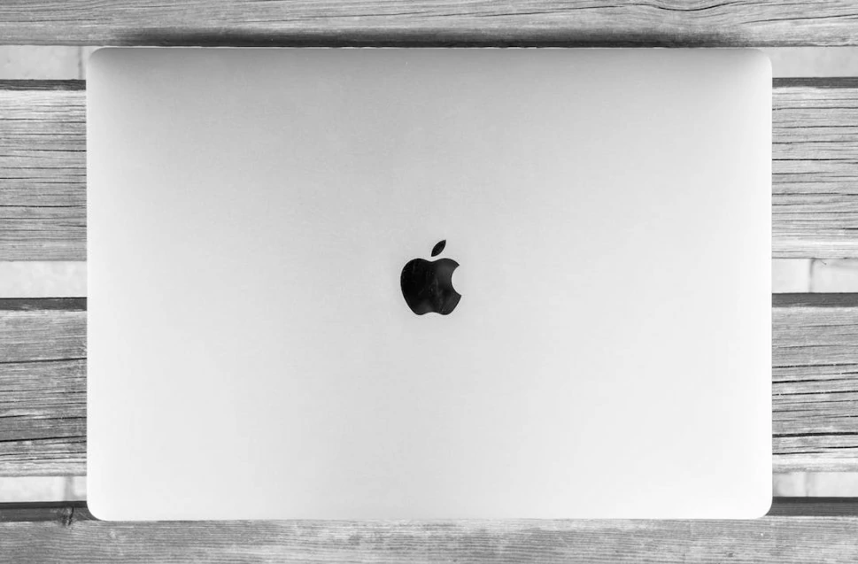 Kelebihan dan Kekurangan Laptop Bekas Apple www.tritop.co.id